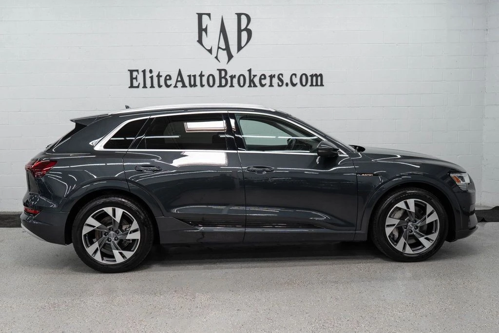 2021 Audi e-tron GT - Image 5 of 12