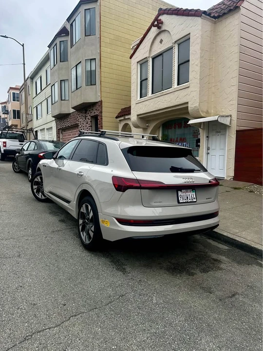 2021 Audi e-tron - Image 2 of 10