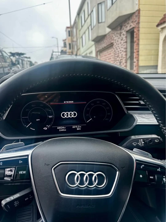 2021 Audi e-tron - Image 5 of 10