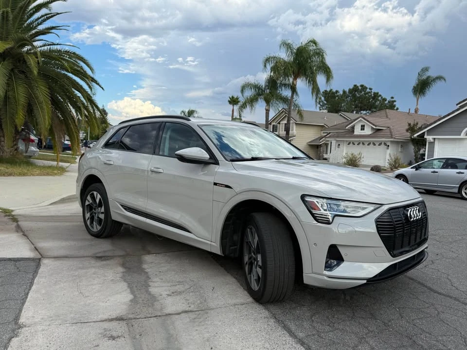 2021 Audi e-tron - Image 2 of 15