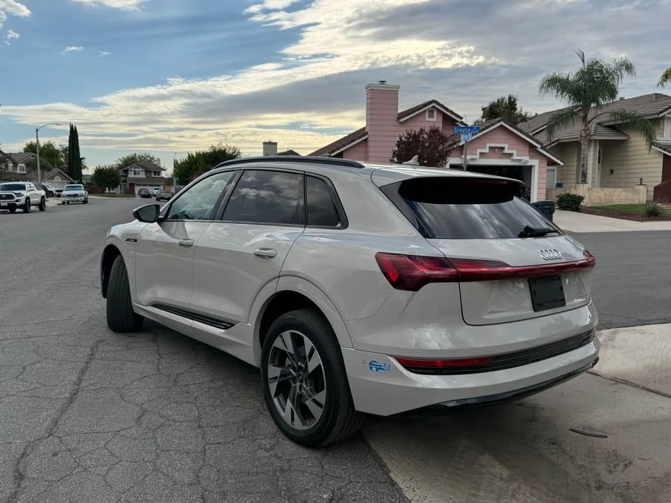 2021 Audi e-tron - Image 5 of 15