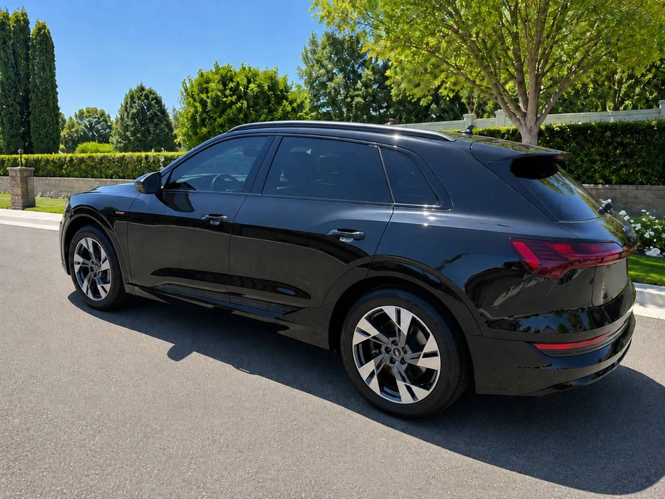 2021 Audi e-tron - Image 4 of 17