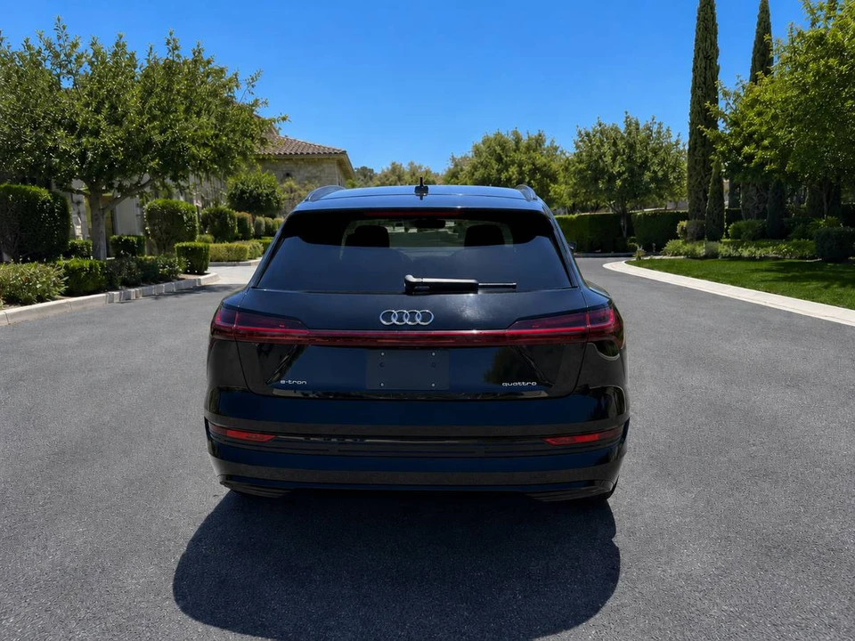 2021 Audi e-tron - Image 15 of 17