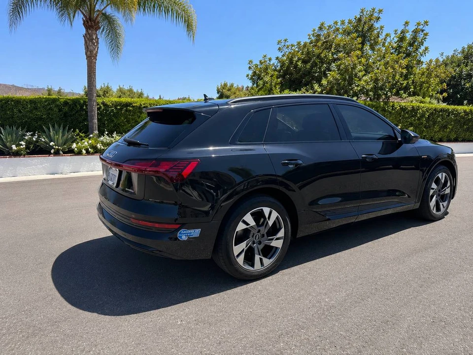 2021 Audi e-tron - Image 16 of 17