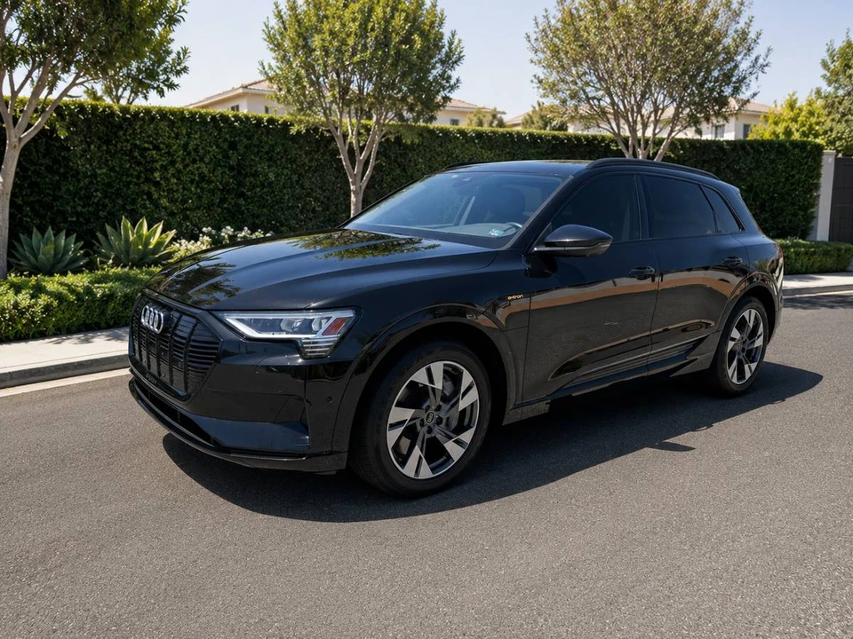 2021 Audi e-tron - Image 2 of 17