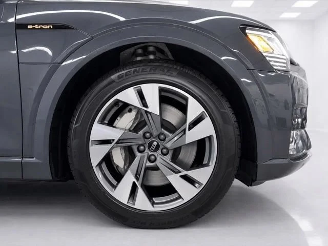2021 Audi e-tron - Image 10 of 20