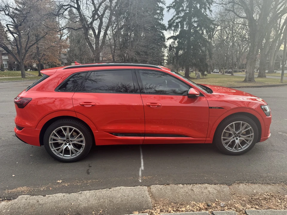 2021 Audi e-tron - Image 9 of 31