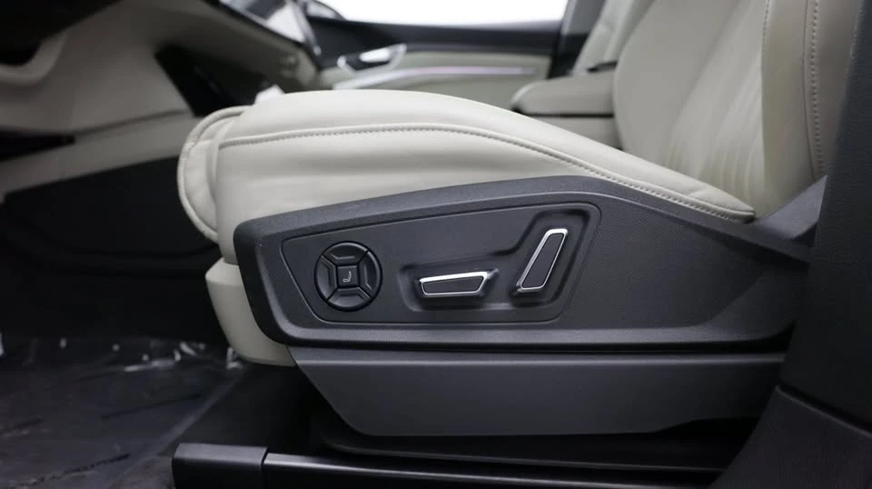 2021 Audi e-tron - Image 17 of 20
