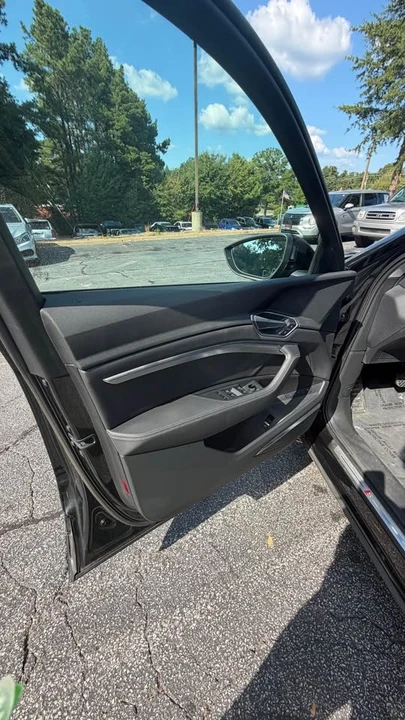 2021 Audi e-tron - Image 7 of 15