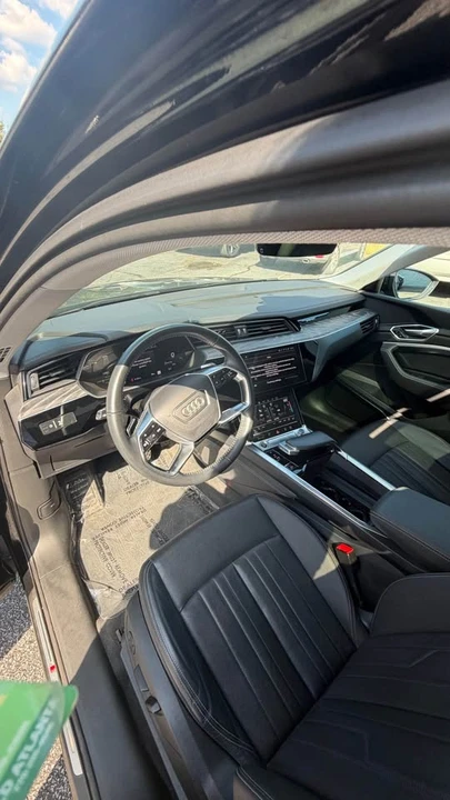 2021 Audi e-tron - Image 9 of 15