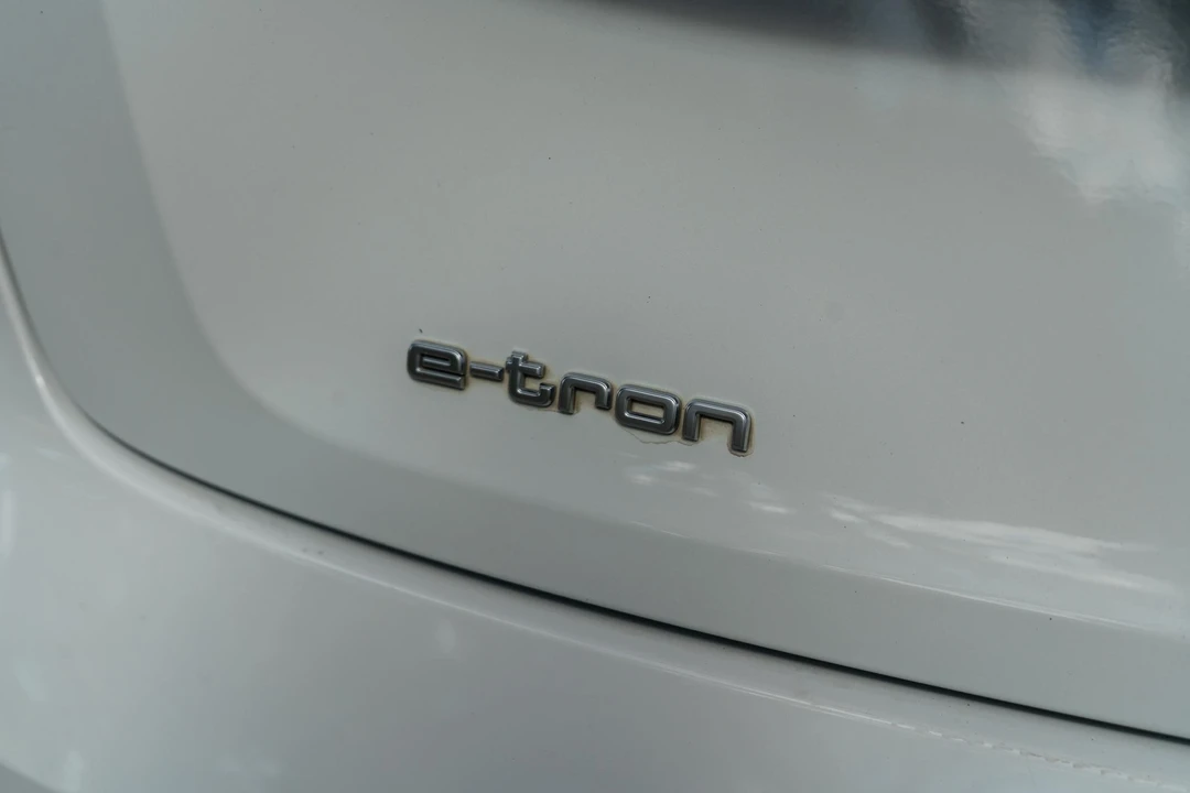2021 Audi e-tron - Image 20 of 31