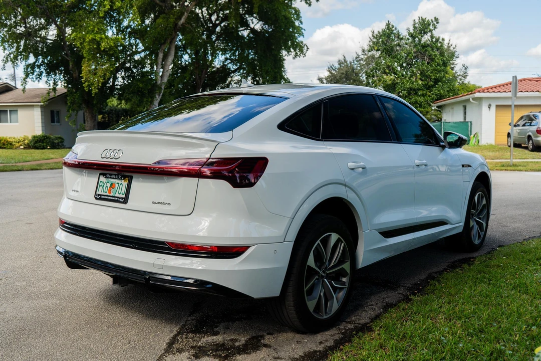 2021 Audi e-tron - Image 8 of 31