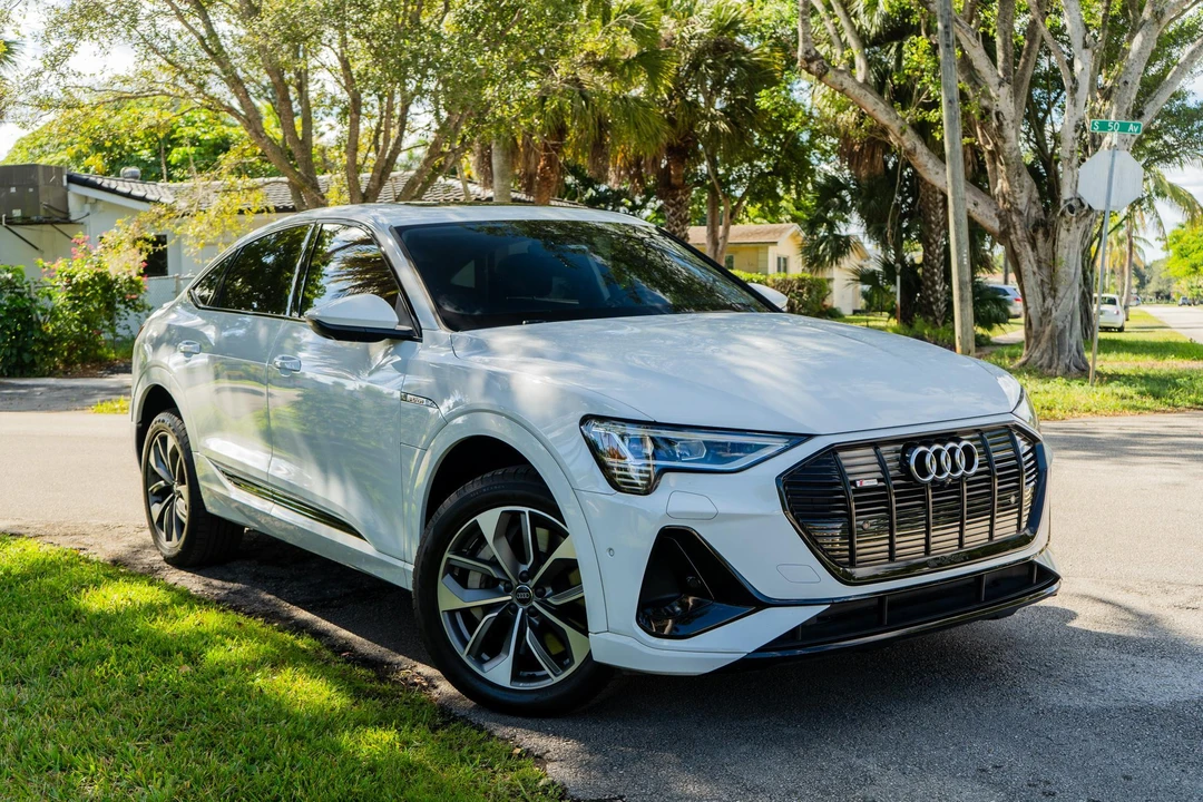 2021 Audi e-tron - Image 10 of 31