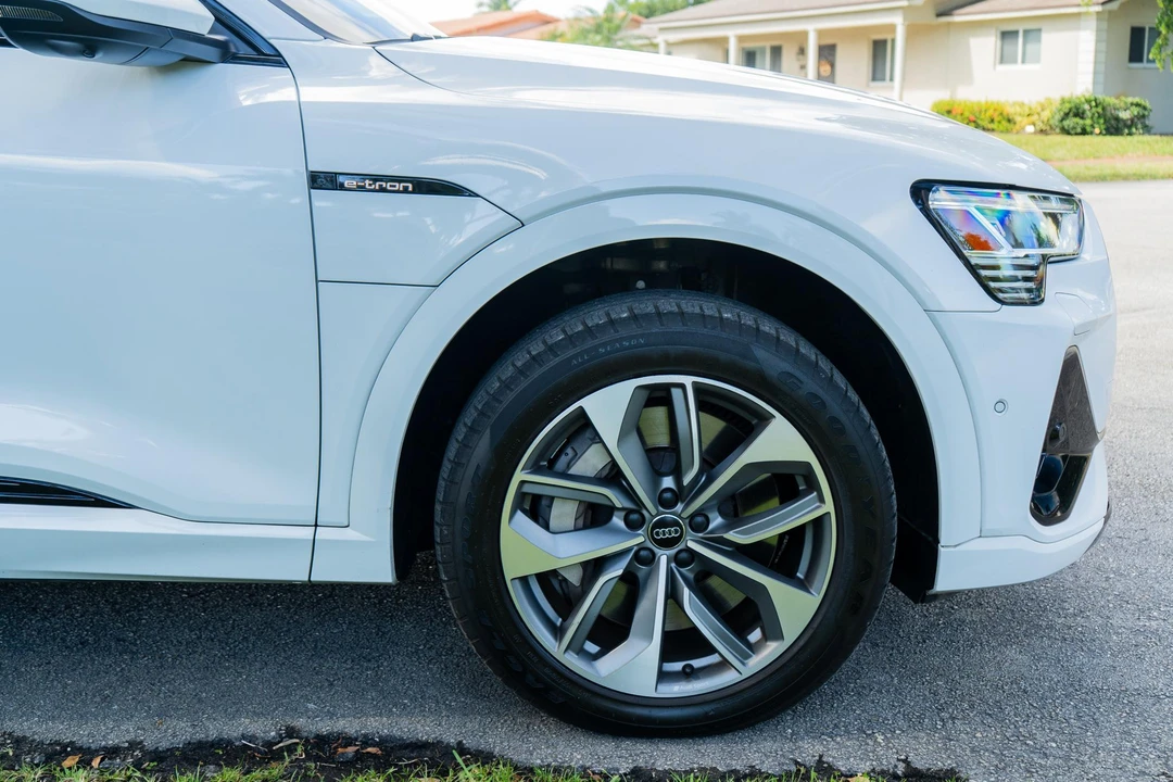 2021 Audi e-tron - Image 26 of 31