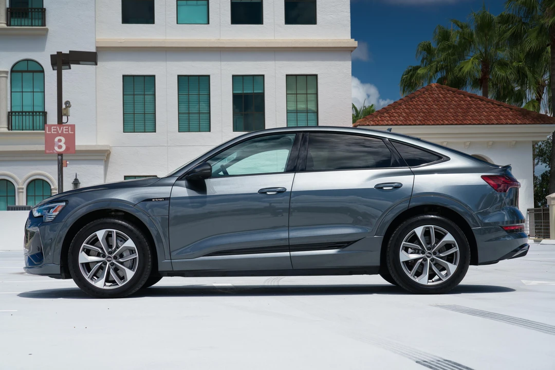 2021 Audi e-tron - Image 14 of 31