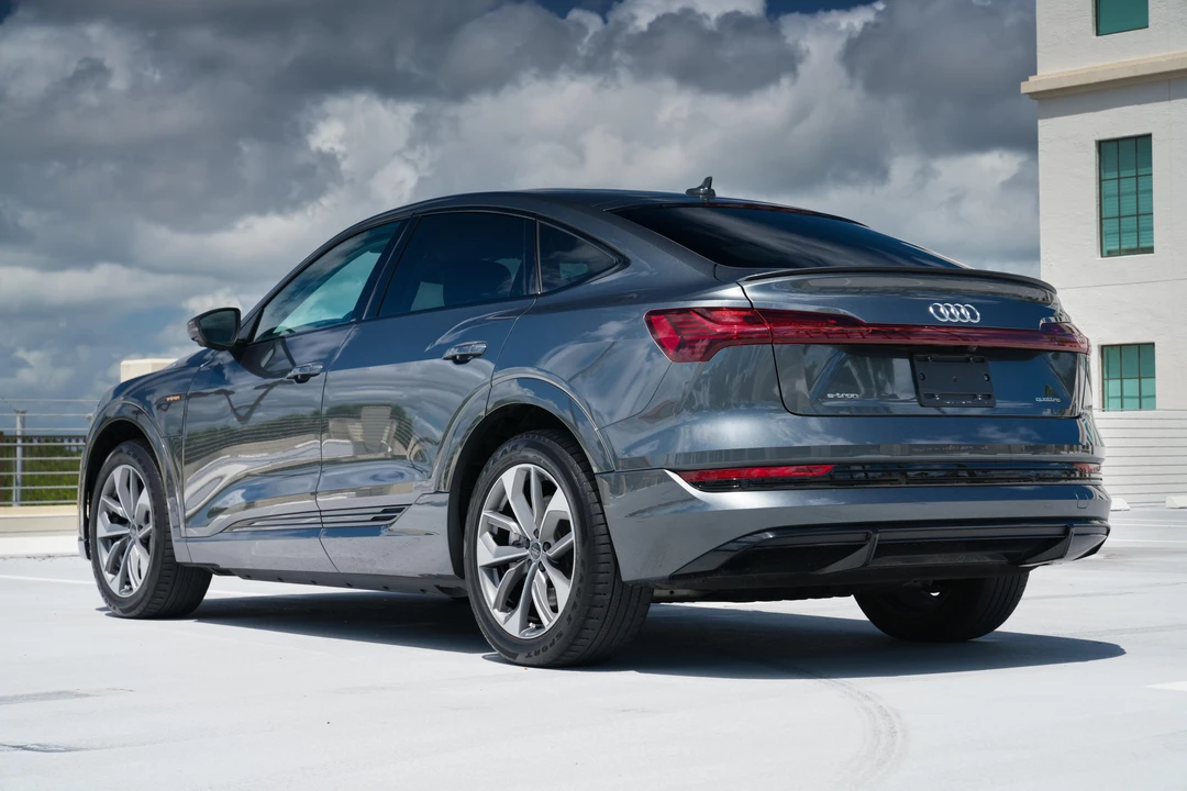 2021 Audi e-tron - Image 17 of 31