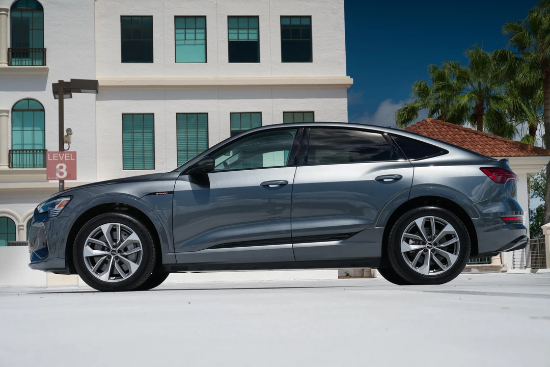 2021 Audi e-tron - Image 13 of 31