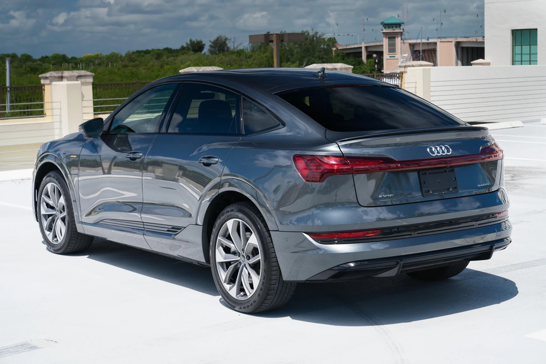 2021 Audi e-tron - Image 16 of 31