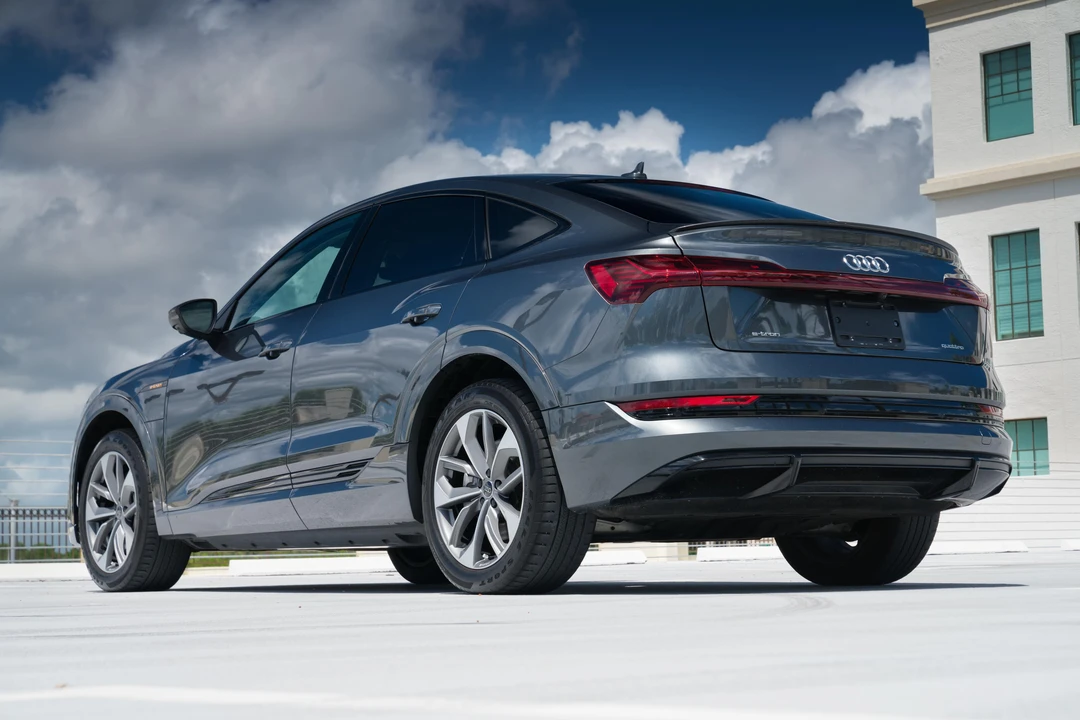 2021 Audi e-tron - Image 18 of 31