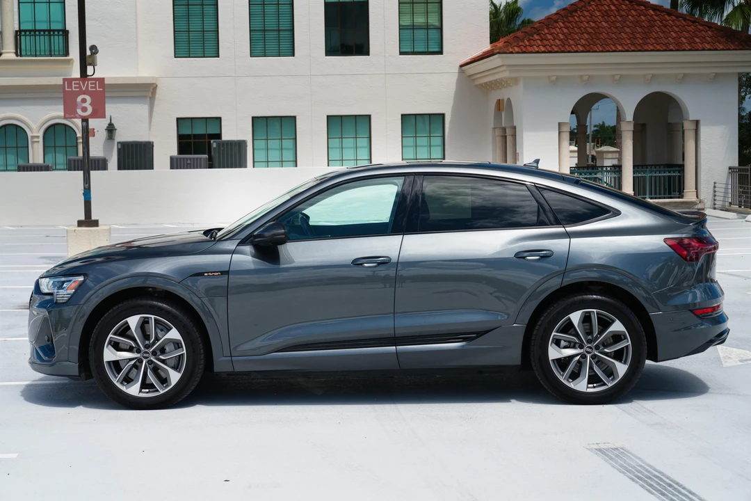 2021 Audi e-tron - Image 15 of 31