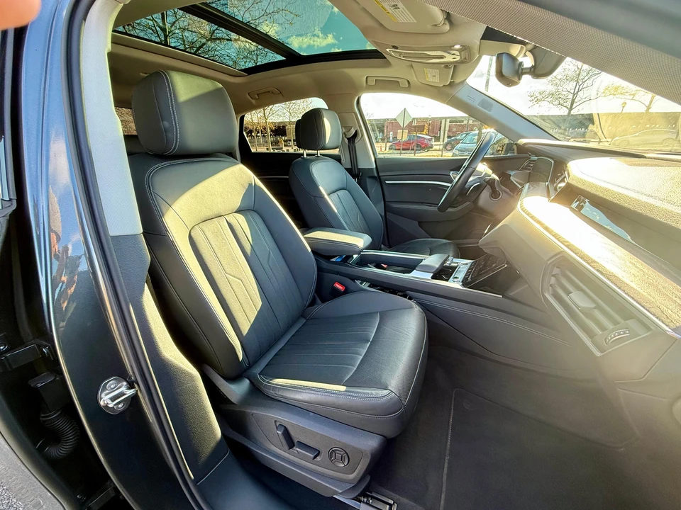 2021 Audi e-tron GT - Image 30 of 31