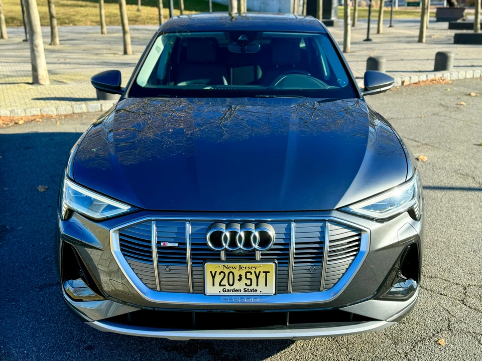 2021 Audi e-tron GT - Image 6 of 31