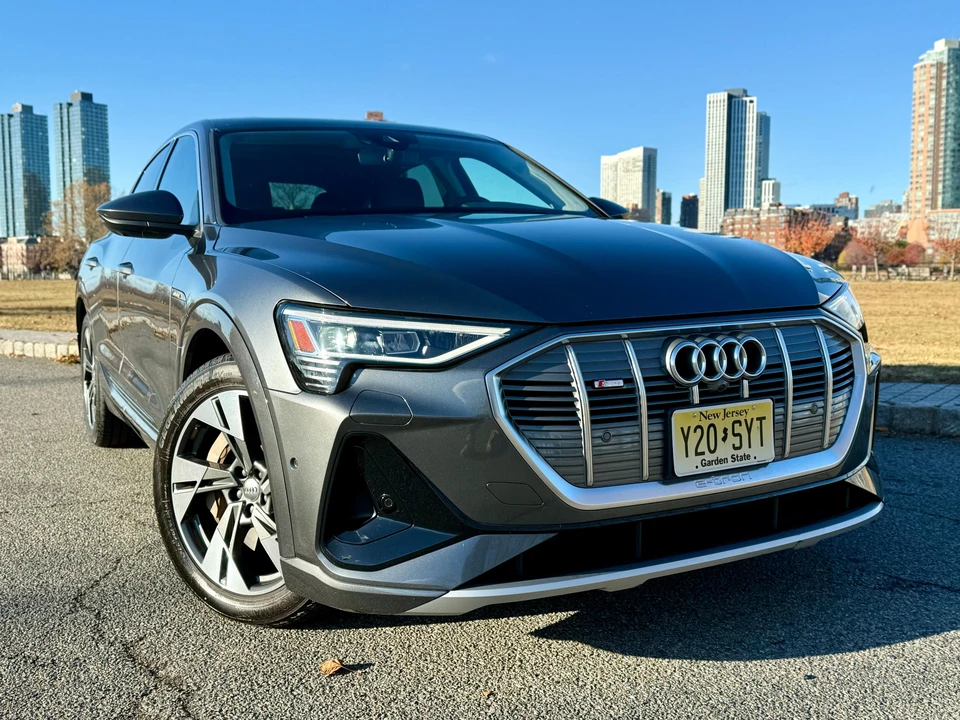 2021 Audi e-tron GT - Image 15 of 31