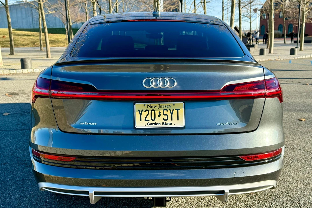 2021 Audi e-tron GT - Image 5 of 31