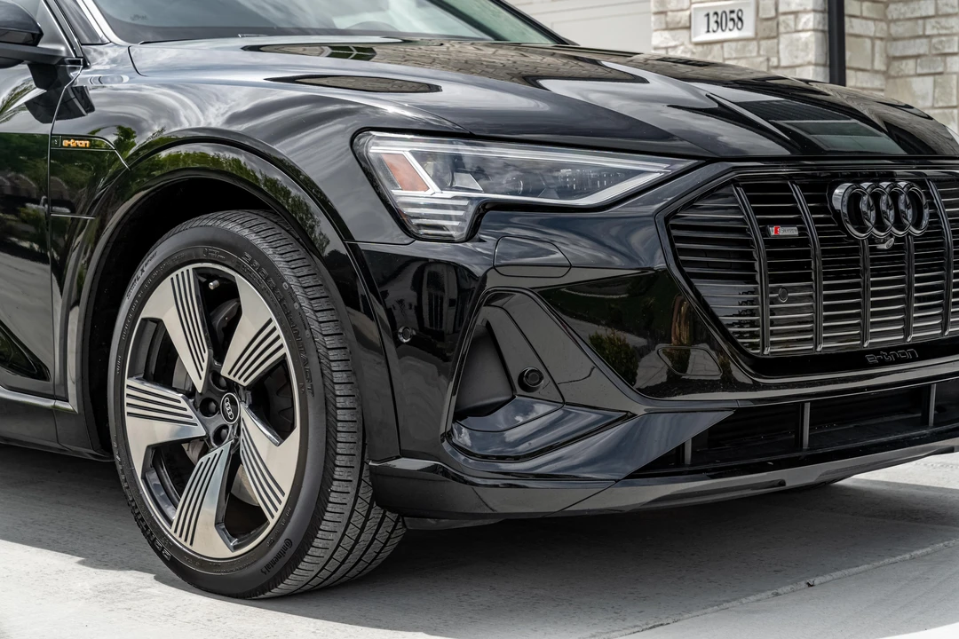 2021 Audi e-tron GT - Image 11 of 31