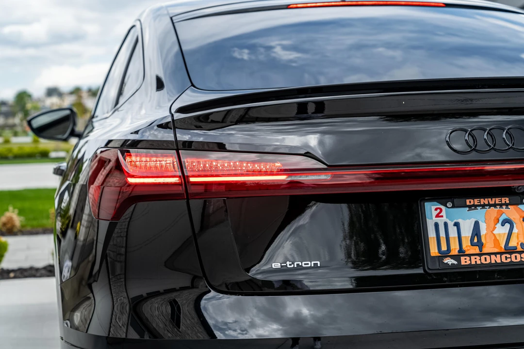 2021 Audi e-tron GT - Image 28 of 31