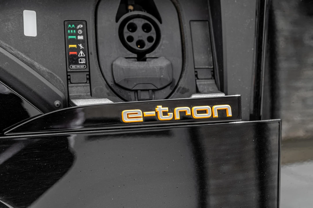 2021 Audi e-tron GT - Image 19 of 31