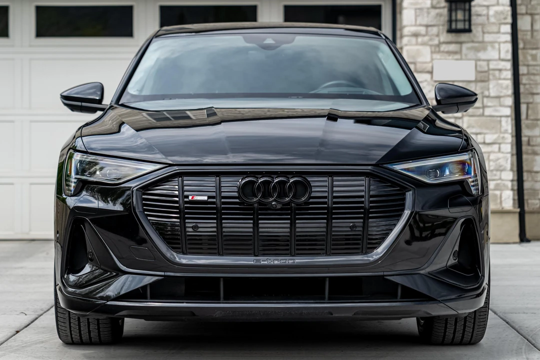 2021 Audi e-tron GT - Image 2 of 31