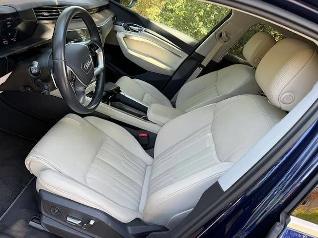 2021 Audi e-tron - Image 8 of 10