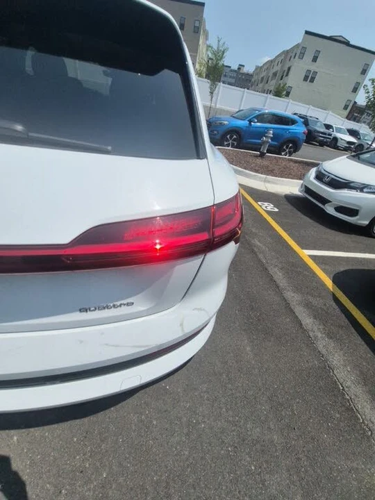 2021 Audi e-tron - Image 5 of 10
