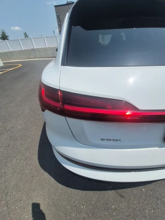 2021 Audi e-tron - Image 6 of 10