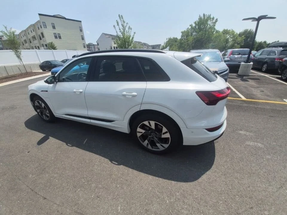 2021 Audi e-tron - Image 3 of 10