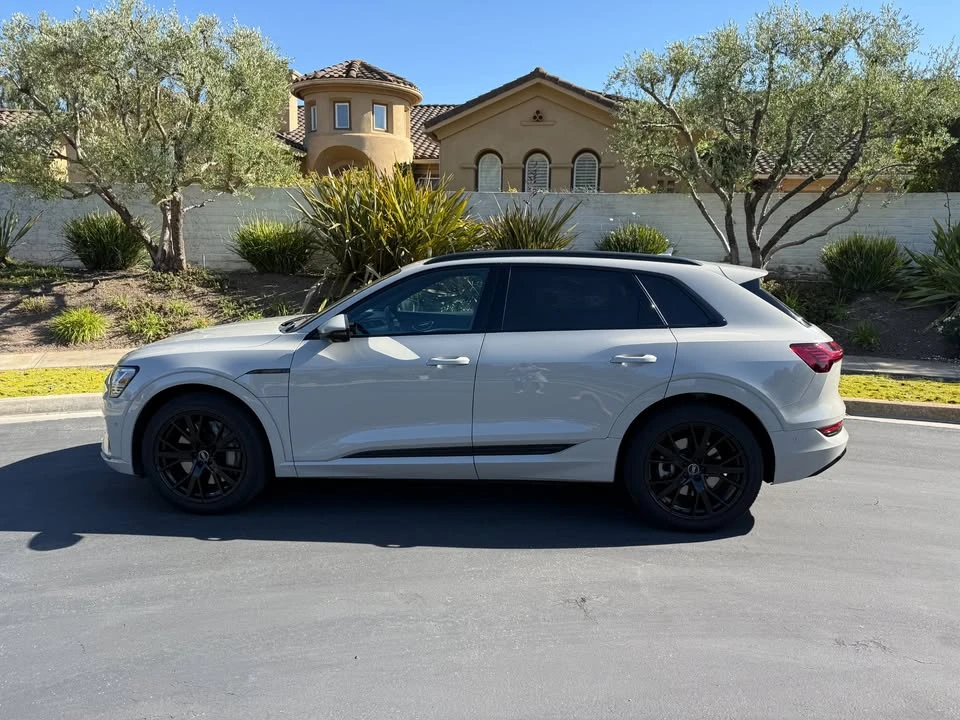 2021 Audi e-tron - Image 4 of 20