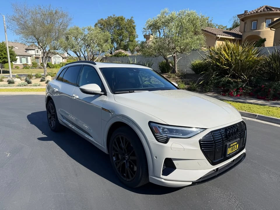 2021 Audi e-tron - Image 2 of 20