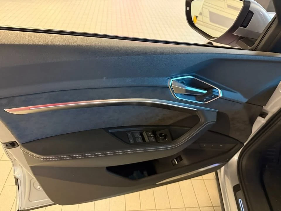 2021 Audi e-tron - Image 10 of 20