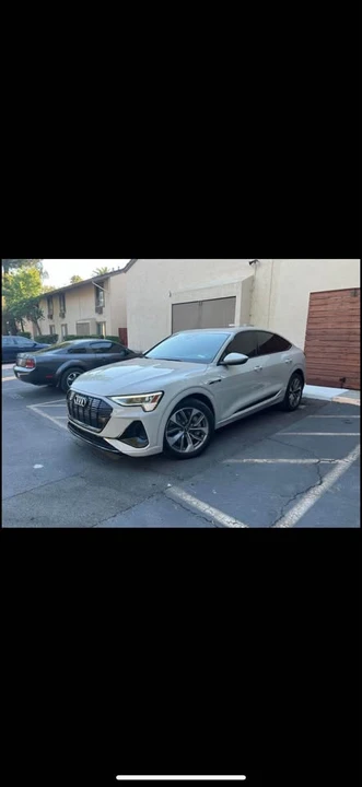 2021 Audi e-tron - Image 2 of 10