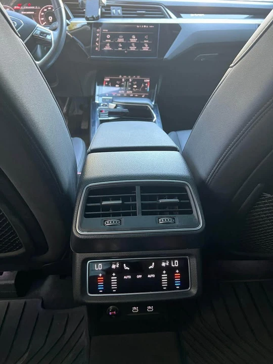 2021 Audi e-tron - Image 8 of 9
