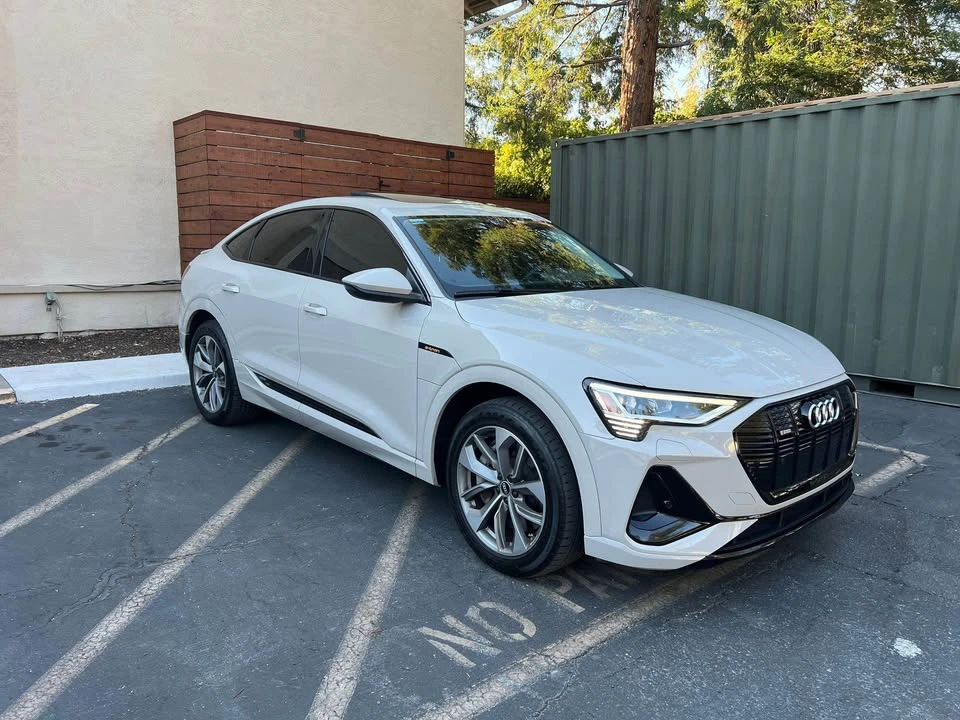 2021 Audi e-tron - Image 2 of 9