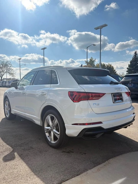 2021 Audi F3 Q3 - Image 2 of 8