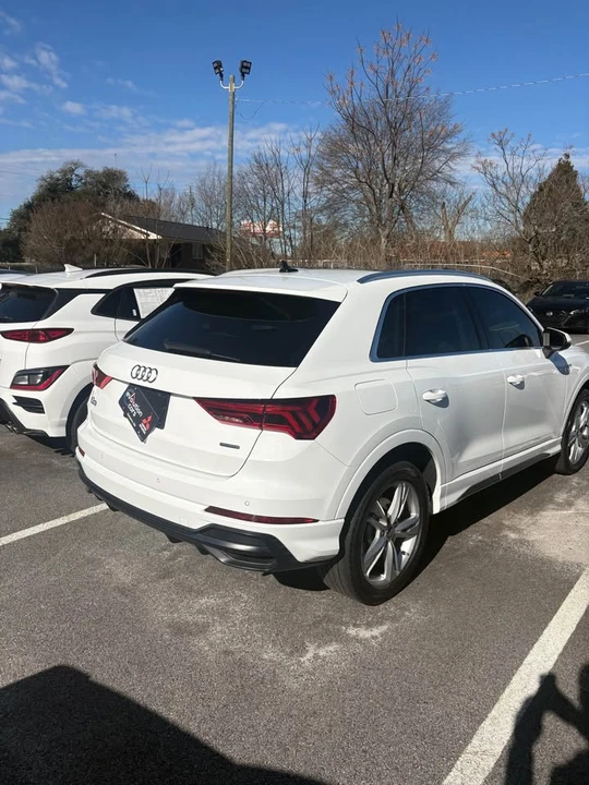 2021 Audi F3 Q3 - Image 4 of 5