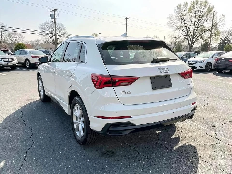 2021 Audi F3 Q3 - Image 2 of 12