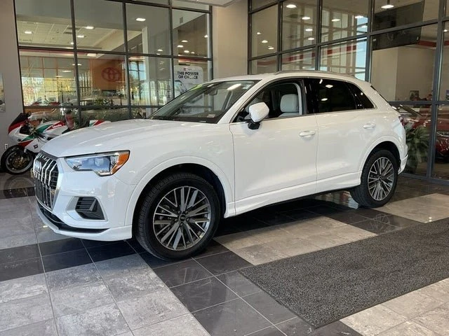 2021 Audi F3 Q3 - Image 2 of 5
