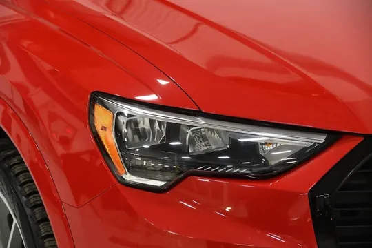 2021 Audi F3 Q3 - Image 2 of 3