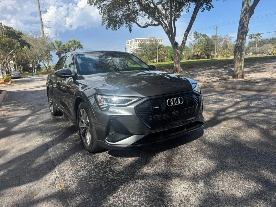 2021 Audi e-tron - Image 5 of 10