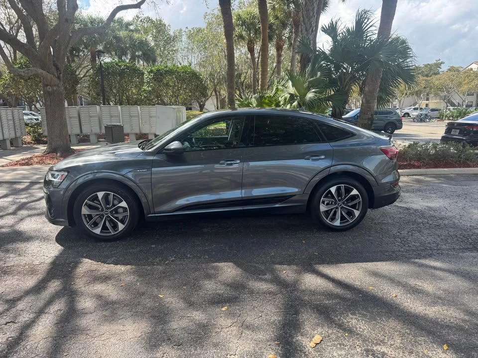 2021 Audi e-tron - Image 2 of 10