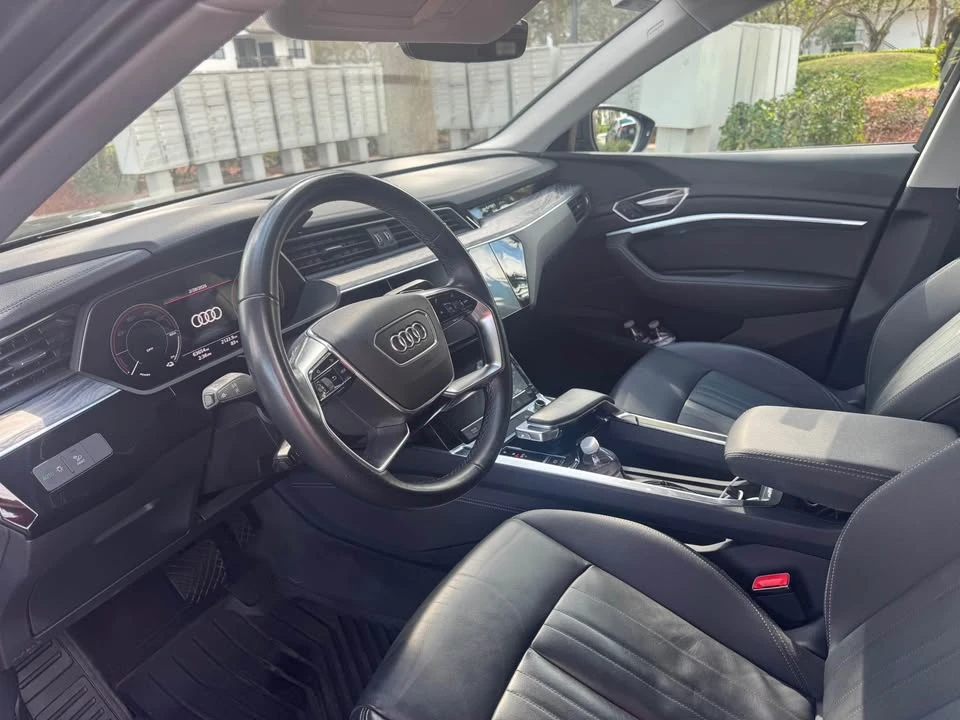 2021 Audi e-tron - Image 7 of 10